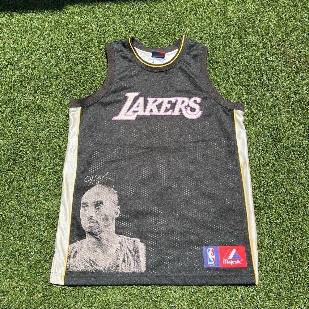 VTG 00’s Majestic Kobe Bryant Jersey